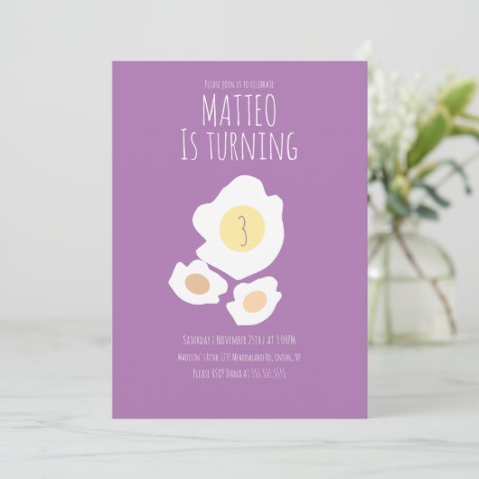 Fried Egg Turning Three Birthday Invitation Kaart (Staand voorkant)
