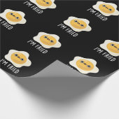 Fried Funny Fried Egg Pun Dark BG Cadeaupapier (Hoek)