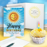 Friend Birthday Yellow Oranje Smiling Sun Card Kaart<br><div class="desc">Maak je vriend speciaal op haar verjaardag door haar een vrolijk glimlachend decoratief gele en oranje zon te sturen die met wolken in de blauwe hemel zweeft. In de tekst staat: "De zon begon een beetje helderder te schijnen op de dag dat je geboren werd."</div>