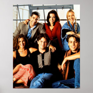 FRIENDS™ Cast zittend in Monica's appartement Poster