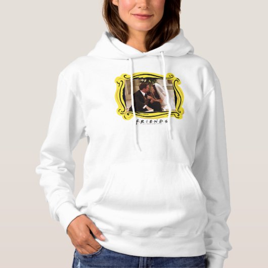 FRIENDS™ | Chandler & Monica Married Hoodie (Voorkant)