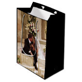 FRIENDS™ | Chandler & Monica Married Medium Cadeauzakje (Voorkant Gekanteld)