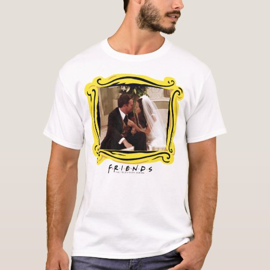 FRIENDS™ | Chandler & Monica Married T-shirt (Voorkant)
