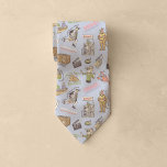 FRIENDS™ Colorful Cartoon Pattern Stropdas<br><div class="desc">Voeg een uitbarsting van kleur en plezier toe aan uw ruimte met het FRIENDS™ Colorful Cartoon Pattern Design. Met speelse, cartoon-achtige illustraties van je favoriete FRIENDS™-personages brengt dit levendige show de essentie van het geliefde tv-patroon tot leven. Ideaal voor fans van het show, het voegt persoonlijkheid en een vleugje nostalgie...</div>