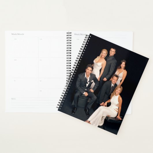 FRIENDS™ | Groep in zwart-wit formeel pak Planner (Display)