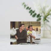 FRIENDS™ | Joey & Chandler Scared Uitnodiging Briefkaart (Staand voorkant)