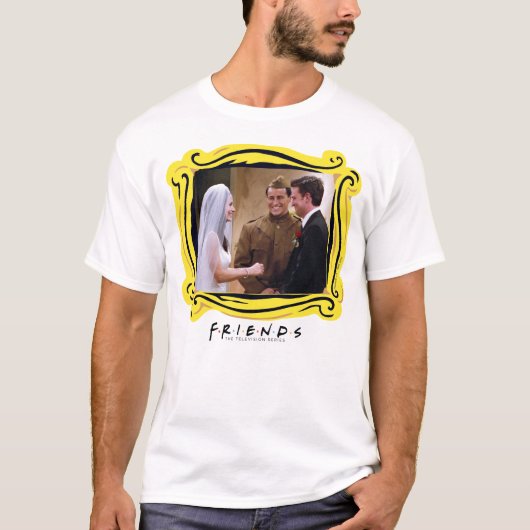 FRIENDS™ | Joey Marries Monica & Chandler T-shirt (Voorkant)