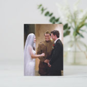FRIENDS™ | Joey Marries Monica & Chandler Uitnodiging Briefkaart (Staand voorkant)