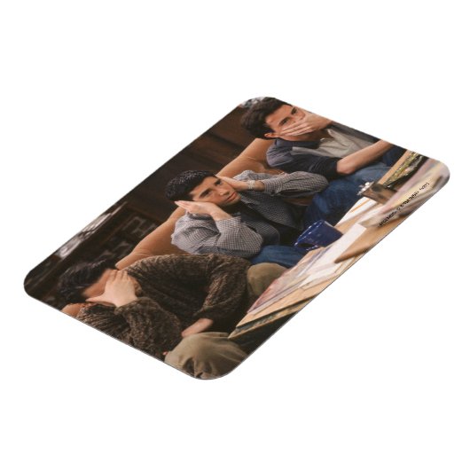 FRIENDS™ | Joey, Ross en Chandler op de Couch Magneet (Linkerzijde)