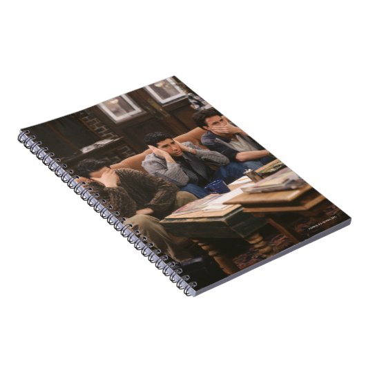 FRIENDS™ | Joey, Ross en Chandler op de Couch Notitieboek (Rechterzijde)