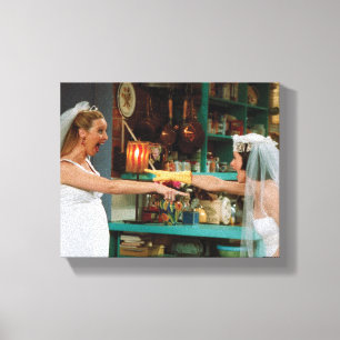 FRIENDS™ Phoebe en Monica in trouwjurken Canvas Afdruk