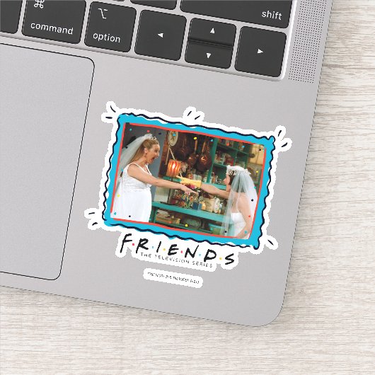 FRIENDS™ | Phoebe en Monica in Weddenschappen Sticker (Detail)