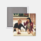 FRIENDS™ | Phoebe en Monica Waxing Legs Magneet (Voorkant / Achterkant)