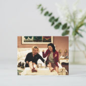 FRIENDS™ | Phoebe en Monica Waxing Legs Uitnodiging Briefkaart (Staand voorkant)