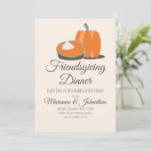 Friendsgiving Pumpkin Pie Muted Thanksgiving Kaart (Staand voorkant)