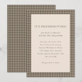 Friendsgiving Taupe Gingham Eetfest Invite Kaart (Voorkant / Achterkant)
