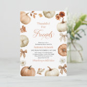 Friendsgiving Thanksgiving Dinner Pompoen Bows Kaart (Staand voorkant)