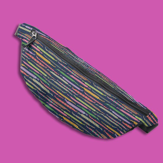 Friendship Bracelets Pattern on Navy Blue Heuptasje