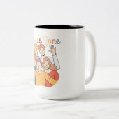 Friendship Squad Graphic Tweekleurige Koffiemok (Voorkant rechts)