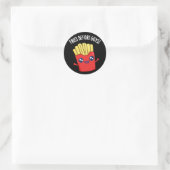 Fries Before Guys Funny Fries Pun Dark BG Ronde Sticker (Tas)