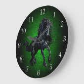 Friese paard/zwarte hengst schoonheid groen granie grote klok (Hoek)