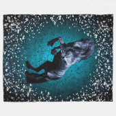 Friese paard, zwarte hengst, sneeuw, blauw fleece deken (Voorkant (Horizontaal))