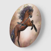 Friesiaans bruin paard dat zich voortplant met sle grote klok (Hoek)