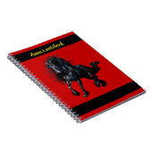 Friesiaanse hengst, zwart schoonheidspaard, rood/n notitieboek (Rechterzijde)