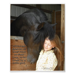 Friesian Stallion Mintse en Little Girl Foto Afdruk