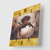 Friesisch bruin paard dat zich voortplant met slec vierkante klok (Hoek)