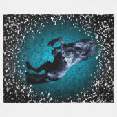 Friesisch paard, zwarte hengst, sneeuw, zilver/bla fleece deken (Voorkant (Horizontaal))