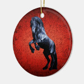 Friesisch paard, zwarte schoonheidshengst, gekarto keramisch ornament (Links)