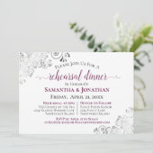 Frilly magenta op witte bruiloft repetitie diner kaart (Staand voorkant)