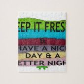 Fris en schoon: kleuruitbarsting voor een frisse s legpuzzel (Verticaal)