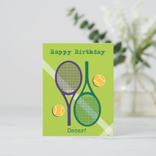 Fris groen en paarse tennisracket Verjaardagspost Briefkaart (Staand voorkant)
