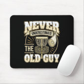 Frisbee Golf Vader Opa Ik Onderschat Nooit  Muismat (Met muis)