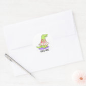 Frock-odile Funny Crocodile Pun Ronde Sticker (Envelop)