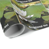 Frog Admiring Lotus Flower Natuur gepersonaliseerd Cadeaupapier (Rol Hoek)