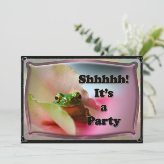 Frog verbergt Surprise party-uitnodiging Kaart (Staand voorkant)