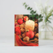Frohe Weihnachten. Kerze mit Walnüssen. Feestdagenkaart (Staand voorkant)