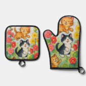 Frolicking Country Cats in de bloementuin Ovenwant & Pannenlap Set (Voorkant)