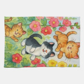 Frolicking Country Cats in de bloementuin Theedoek (Horizontaal)