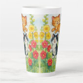 Frolicking Country Cats in de tuin Latte Mok (Voorkant)