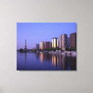 Front du Seine en Eiffeltoren, Parijs, Frankrijk Canvas Afdruk