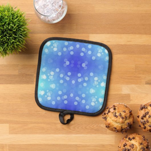 Front view features a pot holder with a blue  pannenlap (Top down)