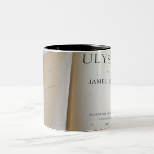 Frontispiece of "Ulysses" van James Joyce Tweekleurige Koffiemok (Center)