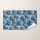 Frosted Blue Pinecones Bad Handdoek (Handdoek)