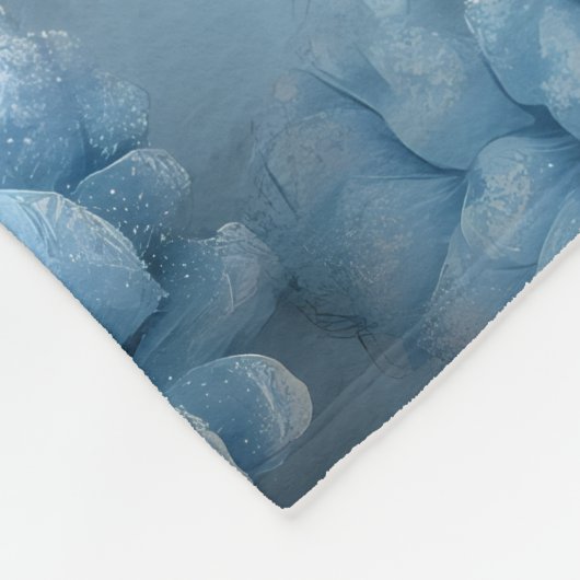 Frosted Blue Pinecones Fleece Deken (Hoek)