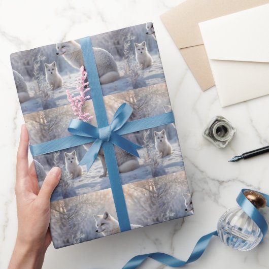 Frosted Bonds: de poolvos en haar welp Cadeaupapier (Geschenken)
