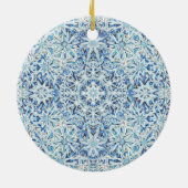 Frosted Crystal Bloom — Intricate Snowflake Design Keramisch Ornament (Achterkant)